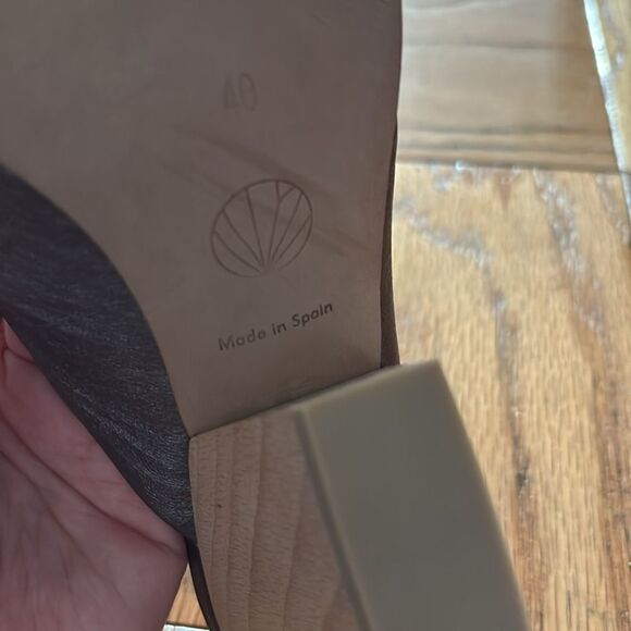 ✨NIB✨COCLICO Slip-on Sandal Heels Silver Leather Made in Spain Size EU 40/US 9 - Picture 10 of 15